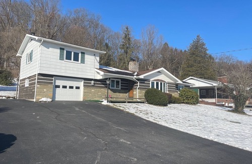 Huntingdon House | Enjoy the best of Central Pennsylvania, Raystown Lake, and Happy Valley.