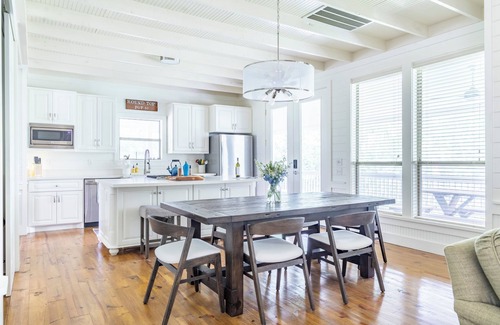 Round Top House | Enjoy the best of fall fun in comfort and style! Relax by the pool, play a round of pickleball, or unwind around the cozy fire pit.