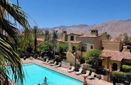 Baristo House | Enjoy the Best of Palm Springs, in this Beatifull Townhouse