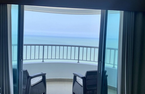 Bocagrande Apartment | Enjoy the terrace and the best sunset and view of the city.