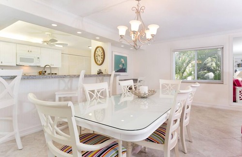 Sanibel Condo | Enjoy the Gulf Views from this totally remodeled three bedroom condo !