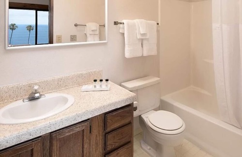 Village of La Jolla Hotel | Enjoy The Ocean Breeze! 2 Spacious Units! Close to Boomer Beach and Seal Rock!