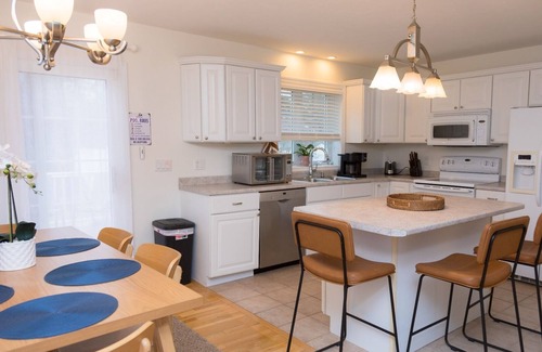 East Falmouth House | Enjoy the off season on Cape Cod in a Charming 3-BR house in pleasant E Falmouth