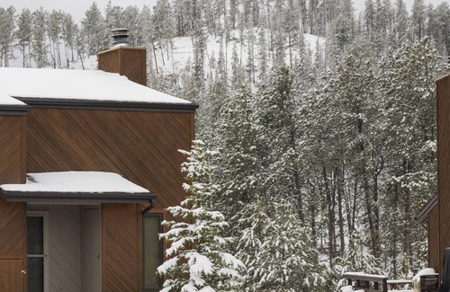 Hill City Condo | Enjoy the peace & quiet of the Hills. This unit is located west of Hill City.