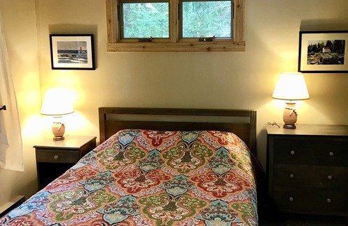 Baileys Harbor Cottage | Enjoy the quiet side of the Door County peninsula, 190' of Lake Michigan shore