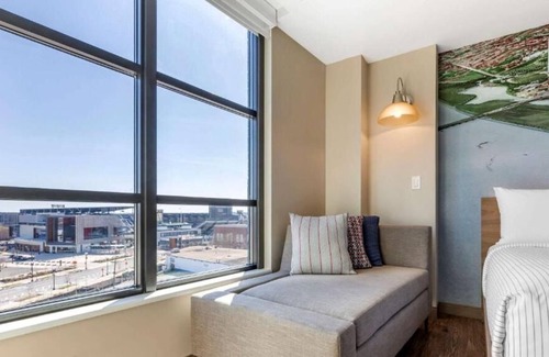 Buzzard Point House | Enjoy the Rooftop Lounge w/City Views! 3 Great Units Minutes to Audi Field