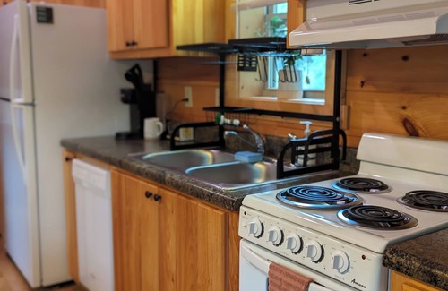 Valley Hill Cabin | Enjoy the serenity of this charming getaway in Hendersonville, NC