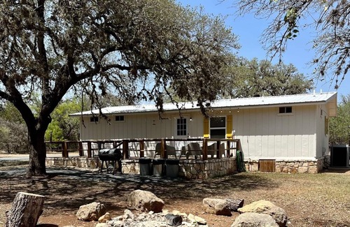 Rio Frio House | Enjoy the stars and seclusion at Hidden Creek Cabin