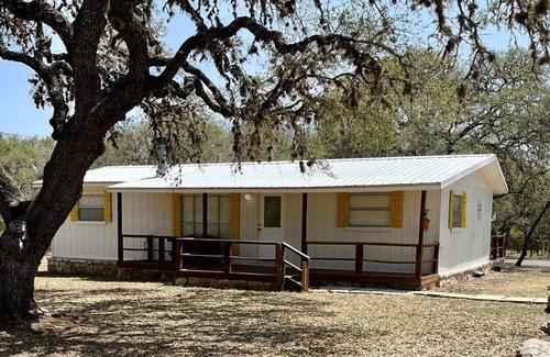 Rio Frio House | Enjoy the stars and seclusion at Hidden Creek Cabin