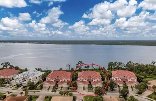 Gulf Cove House | Enjoy the ultimate escape in the Riverwood Golf Community on the Myakka River.