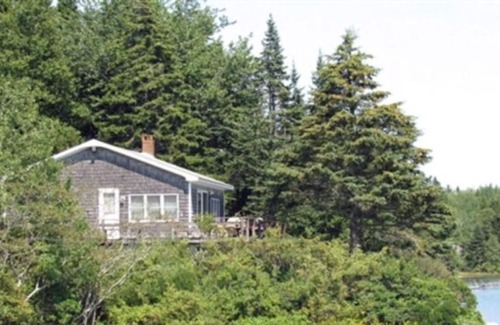 Tenants Harbor Cottage | Enjoy the views at the Rackliff Island Causeway Cottage