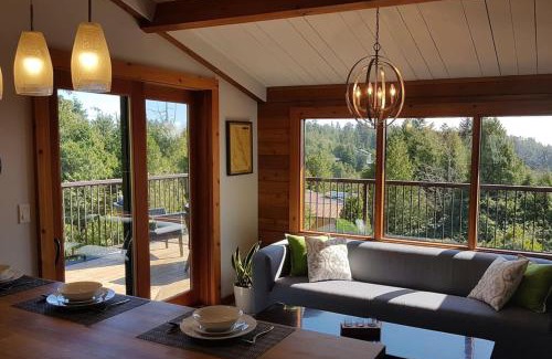 Ucluelet House | Enjoy the West Coast at the Cedar Rock Home.