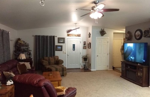 Cody House | enjoy the wonderfull town of cody and yellowstone park!