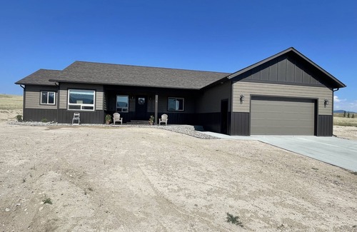 Whitehall House | Enjoy this beautiful home, built in 2021, to experience Montana at its finest!