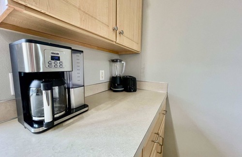 Omaha House | Enjoy this freshly furnished West Omaha house with space for up to 8 guests
