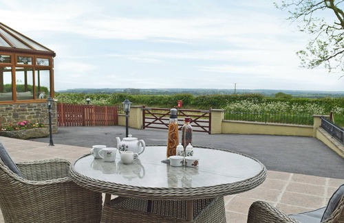 Ludchurch Cottage | Enjoy this stunning property, set in the beautiful Welsh countryside.