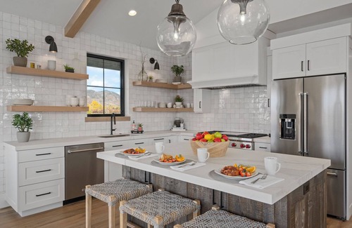 Oakley House | Enjoy Tranquility & Serenity. Barnhouse at Twilight Moon Ranch.nNear Park City