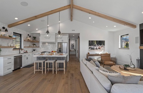 Oakley House | Enjoy Tranquility & Serenity. Barnhouse at Twilight Moon Ranch.nNear Park City