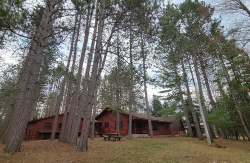 Grayling Cottage | Enjoy two classic cottages in the heart of Michigan's most famed river