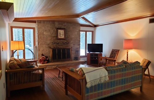 Grayling Cottage | Enjoy two classic cottages in the heart of Michigan's most famed river