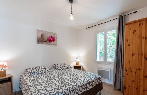 Montfort-sur-Argens House | Enjoy your vacation in idyllic surroundings in this beautiful vacation home with pool.