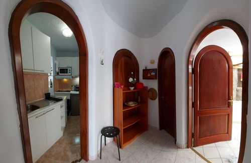 Tarajalillo House | Enjoy your Privacy in this Studio type Holiday Home in Bahía Feliz with Terrace