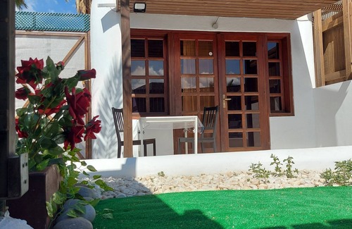 Tarajalillo House | Enjoy your Privacy in this Holiday Home in Bahía Feliz with Terrace