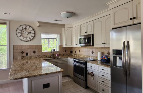 Pinehurst Condo | Enjoy your stay overlooking Hole 6 on Pinehurst National #9.