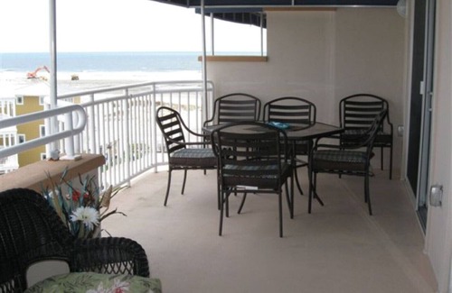 Wildwood Crest House | Enjoy your vacation in a luxurious condo at oceanfront Royal Beach Condominiums