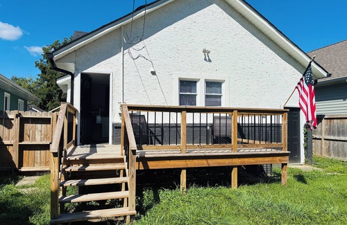 Near Eastside House | Enjoyable 3-bedroom house with AC in vibrant Indianapolis
