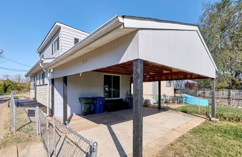 St. Louis House | Enjoyable 3-bedroom house with AC in St. Louis