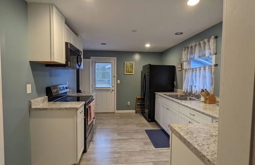 Springfield Cottage | Enjoyable cottage with AC in charming Springfield