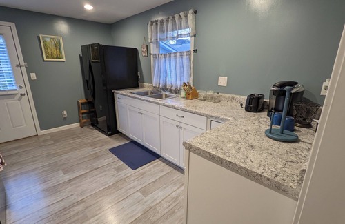 Springfield Cottage | Enjoyable cottage with AC in charming Springfield