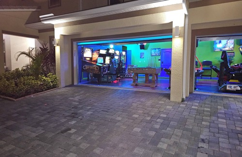 Kissimmee Villa | Enjoyable Villa - 14BD/10BDR/11BR for a family retreat. Sleeps 27. Game Room