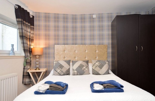 Kilmun Apartment | Enmore Beach House, waterfront, spectacular views, pet friendly