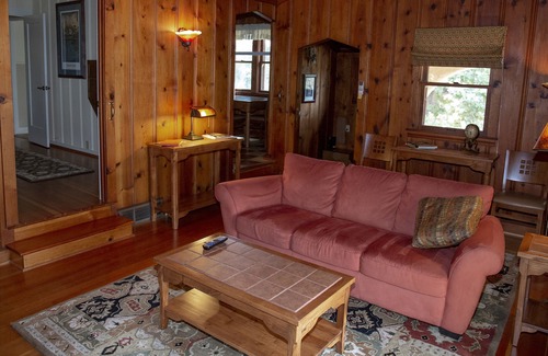 Sutter Creek Cottage | Enolas Cottage - Restored 1940's Quaint Cottage in the Heart of Sutter Creek