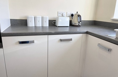 Cringleford House | Ensuite Comfort Karuna House