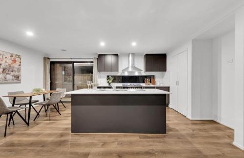 Truganina House | Ensuite Room truganina 20 min CBD Airport