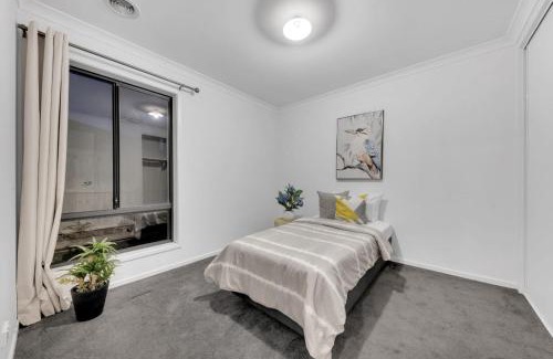 Truganina House | Ensuite Room truganina 20 min CBD Airport