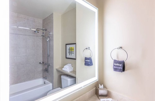 Redwood Shores Hotel | Ensuring a Very Comfortable & Memorable Stay! Pets Allowed, Onsite Pool
