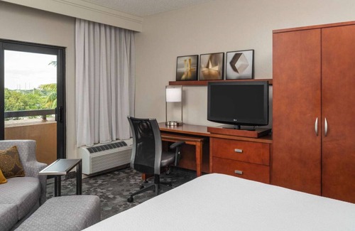 Miami Lakes Hotel | Ensuring a Very Comfortable & Memorable Stay! with Outdoor Pool, Pet-Friendly!