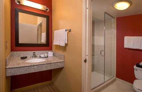 Durham Hotel | Ensuring a Very Comfortable & Memorable Stay! Free Parking, Onsite Pool