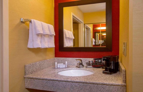 Durham Hotel | Ensuring a Very Comfortable & Memorable Stay! Free Parking, Onsite Pool