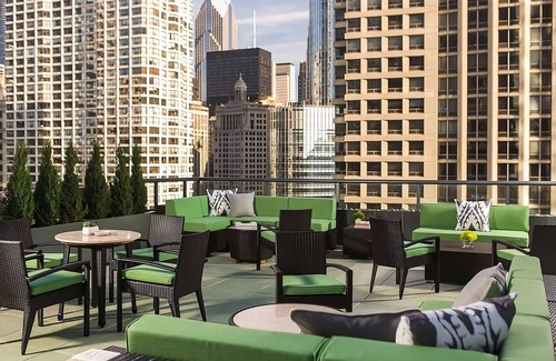 Downtown Chicago Hotel | Ensuring a Very Pleasant & Memorable Stay! Close to 360 Chicago, Pet-Friendly