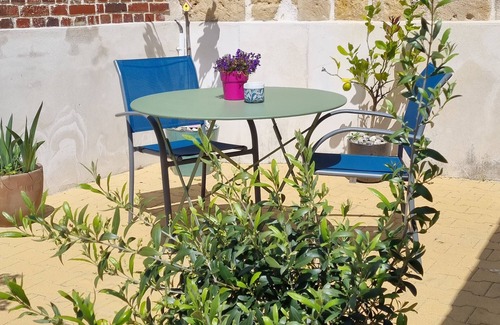 Elincourt-Sainte-Marguerite House | Entire house. 2-4 pers. Closed parking. Terrace