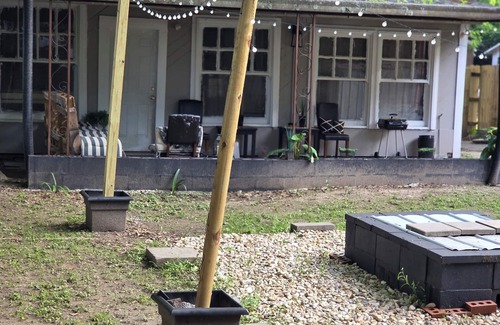 Hattiesburg House | ENTER & ENJOY 3 & 1.5 HOUSEnThe Best for Entertainment Purposes & Sleepovers
