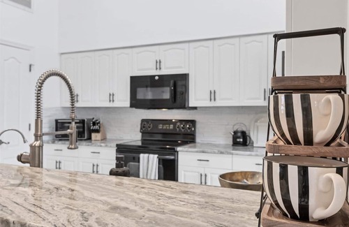 Pebble Beach House | Entertainer’s Dream on the Fairway – Heated Pool Outdoor Bar Near Beaches