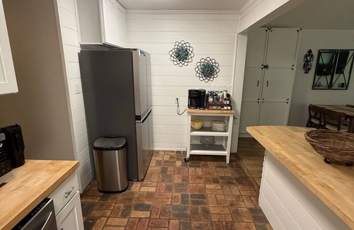 Long Beach House | Entertainment & Location- Something for Everyone!