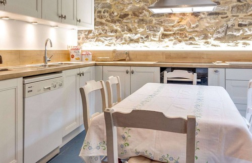 Le Mesnil House | Enticing Holiday Home in Viroinval near Forest