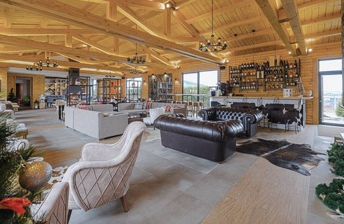 Razlog Bed & Breakfast | Enticing Suite With Wellness Close To Ski Runs